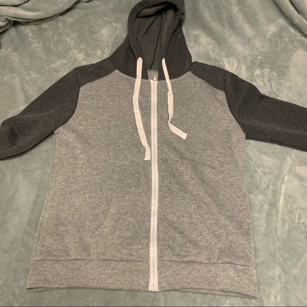 BNWOT size medium zip up hoodie